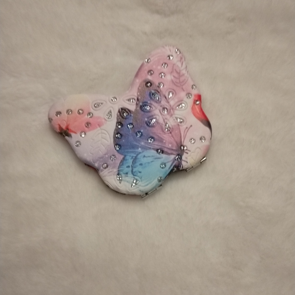 🎉S-HP🎉 3/$15 ✂️ *NIP* Butterfly Shaped Compact Mirror - Picture 2 of 3